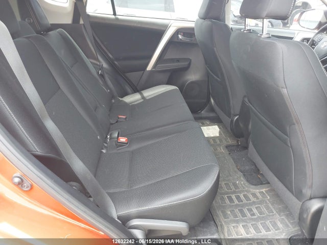 2T3RFREV8FW282732 Toyota Rav4 Xle