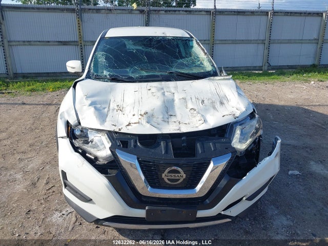2017 Nissan Rogue S/sv მანქანა იყიდება აუქციონზე, vin: 5N1AT2MT8HC843767, აუქციონის ნომერი: 12632262