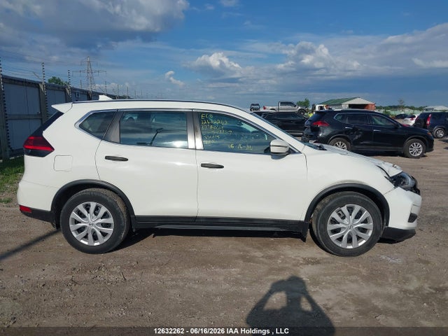 2017 Nissan Rogue S/sv მანქანა იყიდება აუქციონზე, vin: 5N1AT2MT8HC843767, აუქციონის ნომერი: 12632262