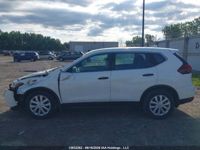 2017 Nissan Rogue S/sv მანქანა იყიდება აუქციონზე, vin: 5N1AT2MT8HC843767, აუქციონის ნომერი: 12632262
