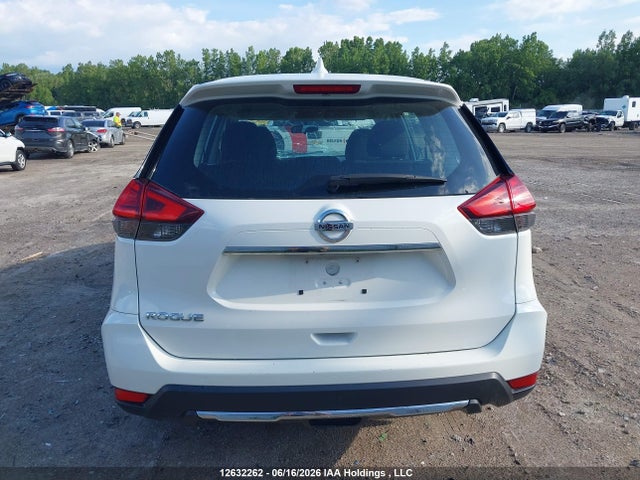 2017 Nissan Rogue S/sv მანქანა იყიდება აუქციონზე, vin: 5N1AT2MT8HC843767, აუქციონის ნომერი: 12632262