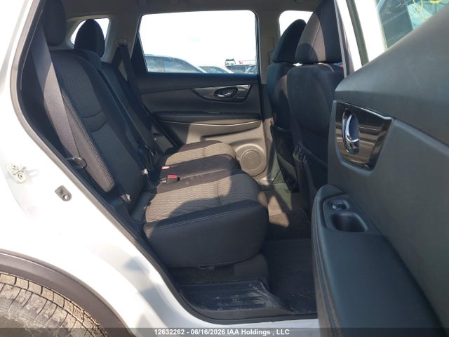 2017 Nissan Rogue S/sv მანქანა იყიდება აუქციონზე, vin: 5N1AT2MT8HC843767, აუქციონის ნომერი: 12632262