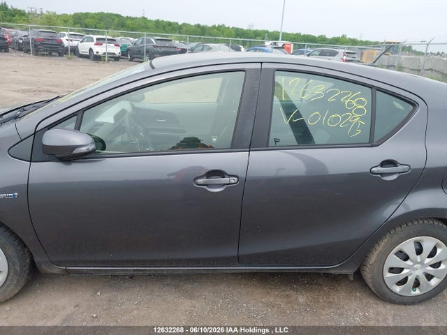 12632268 :رقم المزاد ، JTDKDTB3XC1010295 vin ، 2012 Toyota Prius C Technology مزاد بيع