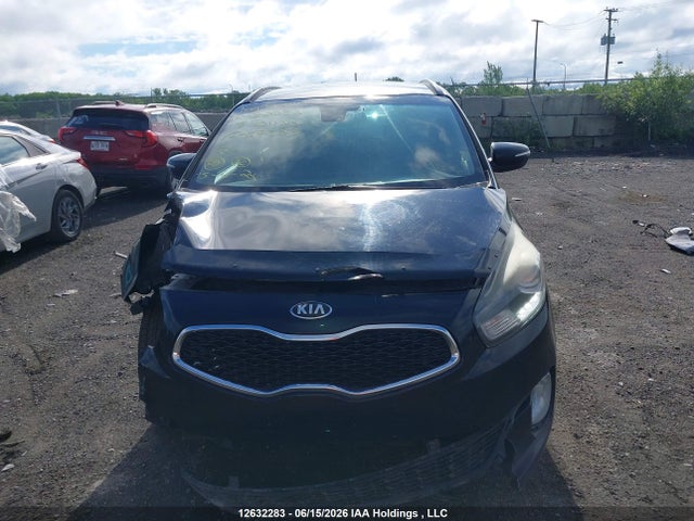 12632283 :رقم المزاد ، KNAHU8A39F7087327 vin ، 2015 Kia Rondo مزاد بيع
