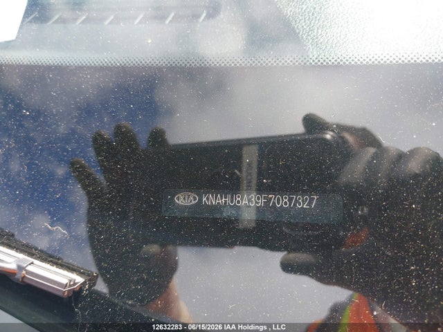 12632283 :رقم المزاد ، KNAHU8A39F7087327 vin ، 2015 Kia Rondo مزاد بيع