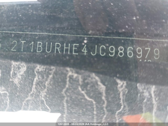 2T1BURHE4JC986979 Toyota COROLLA LE