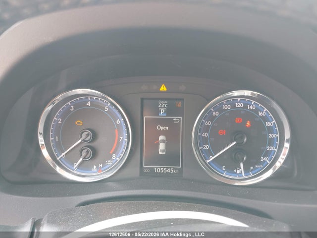 2T1BURHE4JC986979 Toyota COROLLA LE