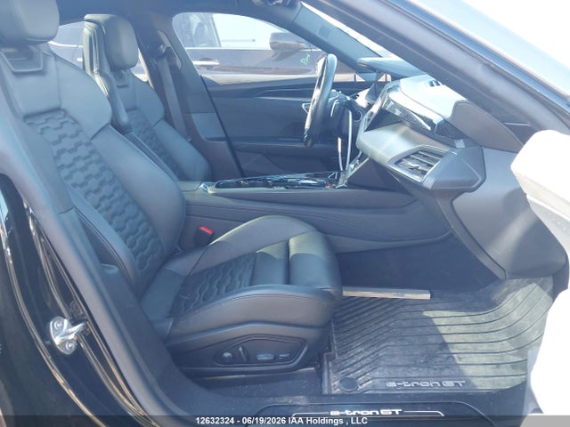 12632324 :رقم المزاد ، WAUCJBFW9N7006361 vin ، 2022 Audi E-tron Gt مزاد بيع