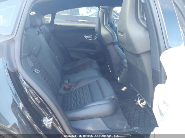 12632324 :رقم المزاد ، WAUCJBFW9N7006361 vin ، 2022 Audi E-tron Gt مزاد بيع