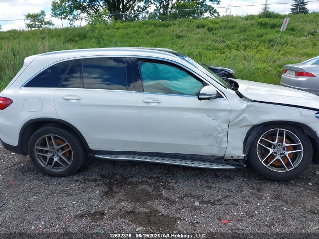 2018 Mercedes-benz Glc 300 4matic მანქანა იყიდება აუქციონზე, vin: WDC0G4KB6JV015764, აუქციონის ნომერი: 12632375