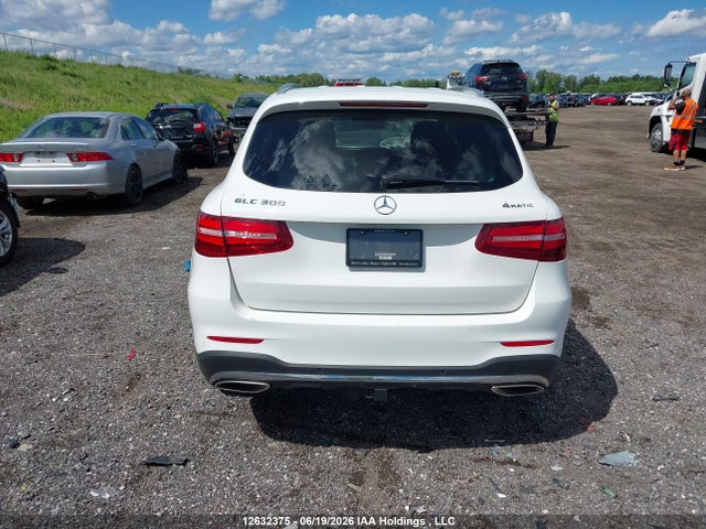 WDC0G4KB6JV015764 Mercedes-Benz Glc 300 4matic