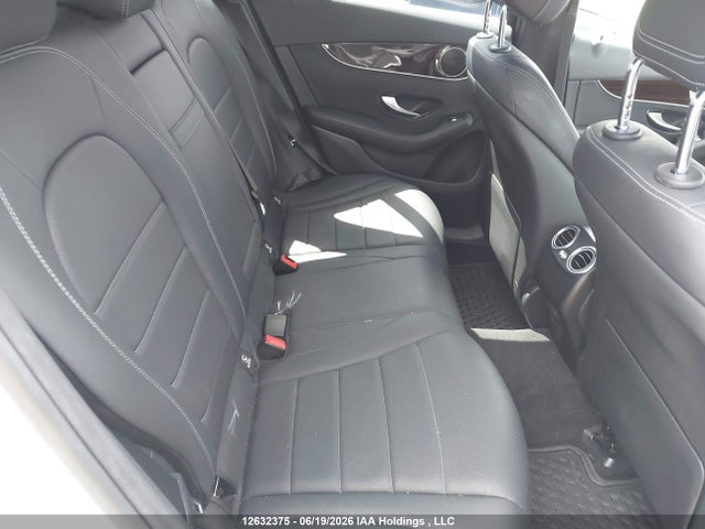 WDC0G4KB6JV015764 Mercedes-Benz Glc 300 4matic