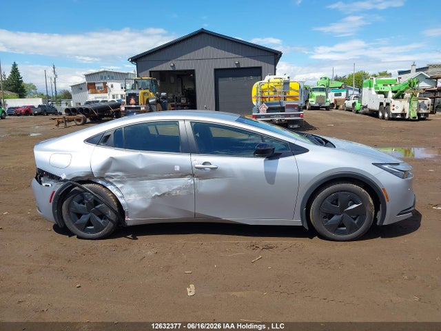 JTDACACU5T3070600 Toyota Prius