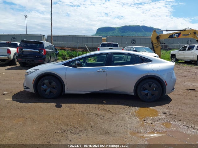 JTDACACU5T3070600 Toyota Prius