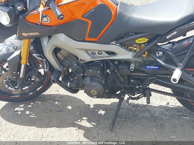 Yamaha FZ09 2014 JYARN33N1EA000572 Image 15