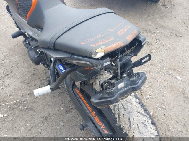 Yamaha FZ09 2014 JYARN33N1EA000572 Image 16
