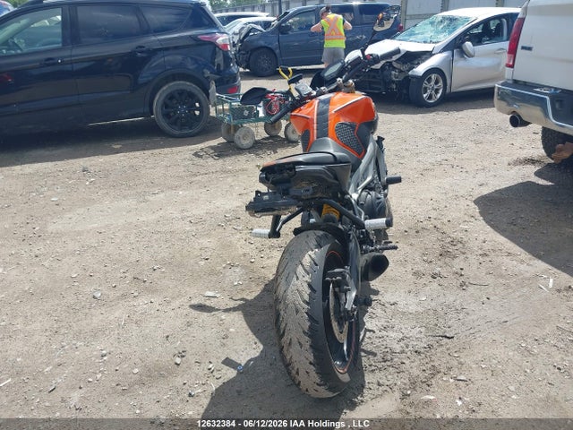 Yamaha FZ09 2014 JYARN33N1EA000572 Image 6