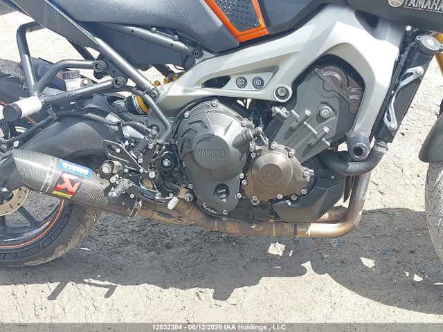 Yamaha FZ09 2014 JYARN33N1EA000572 Image 8