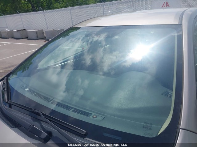 2T1BURHE2FC244877 Toyota Corolla L/le/le Pls/prm/s/s Pls