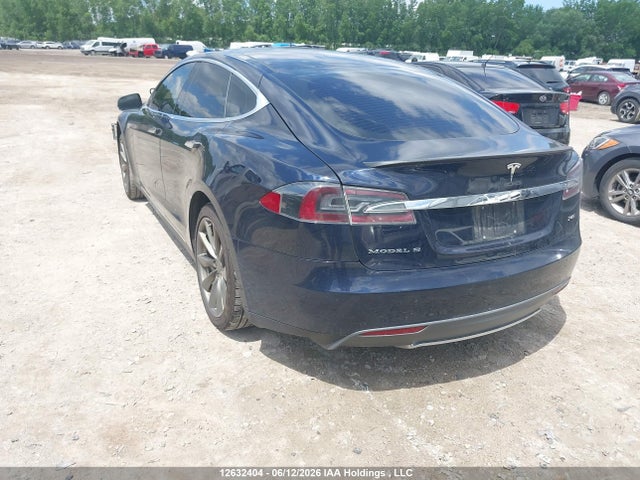2013 Tesla Model S მანქანა იყიდება აუქციონზე, vin: 5YJSA1DP8DFP07938, აუქციონის ნომერი: 12632404