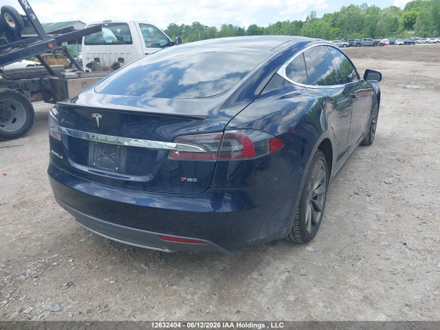 2013 Tesla Model S მანქანა იყიდება აუქციონზე, vin: 5YJSA1DP8DFP07938, აუქციონის ნომერი: 12632404