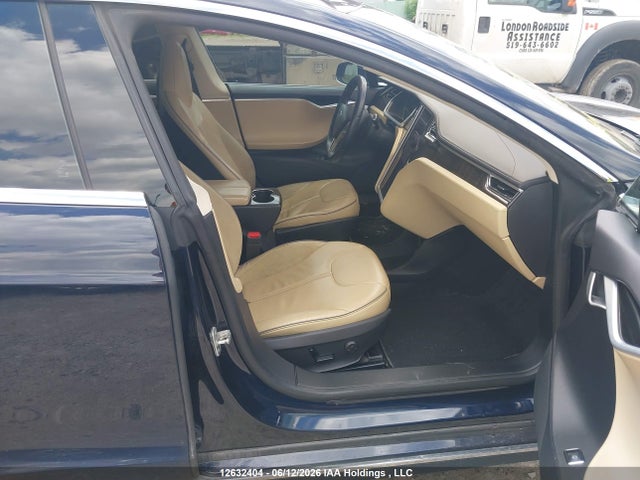 2013 Tesla Model S მანქანა იყიდება აუქციონზე, vin: 5YJSA1DP8DFP07938, აუქციონის ნომერი: 12632404