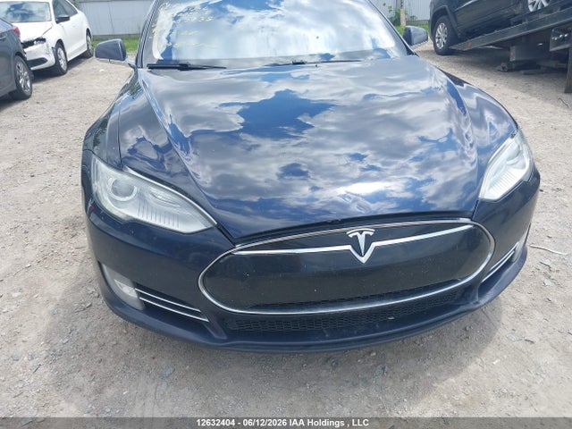 2013 Tesla Model S მანქანა იყიდება აუქციონზე, vin: 5YJSA1DP8DFP07938, აუქციონის ნომერი: 12632404