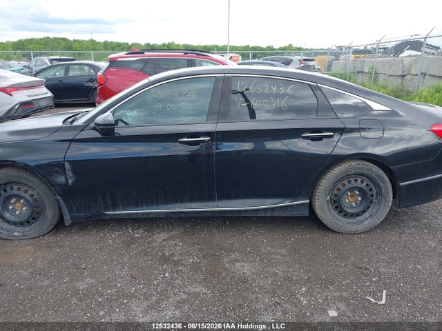 1HGCV1F95JA800316 Honda Accord Touring