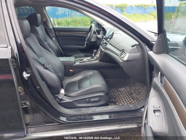 1HGCV1F95JA800316 Honda Accord Touring