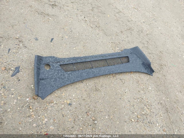 12632443 :رقم المزاد ، 7SAYGDEE5RF104592 vin ، 2024 Tesla Model Y مزاد بيع