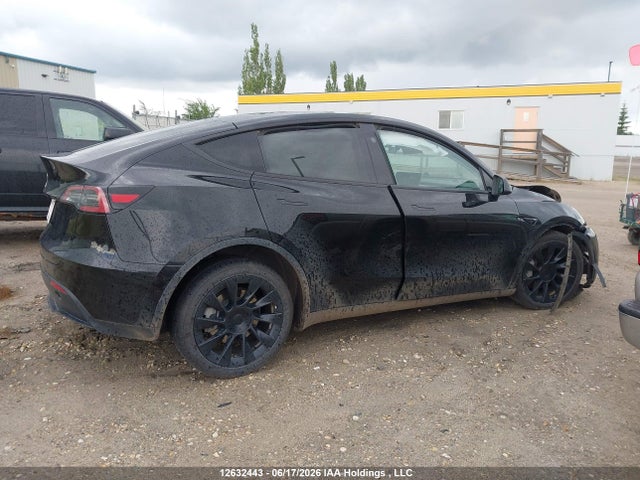 12632443 :رقم المزاد ، 7SAYGDEE5RF104592 vin ، 2024 Tesla Model Y مزاد بيع