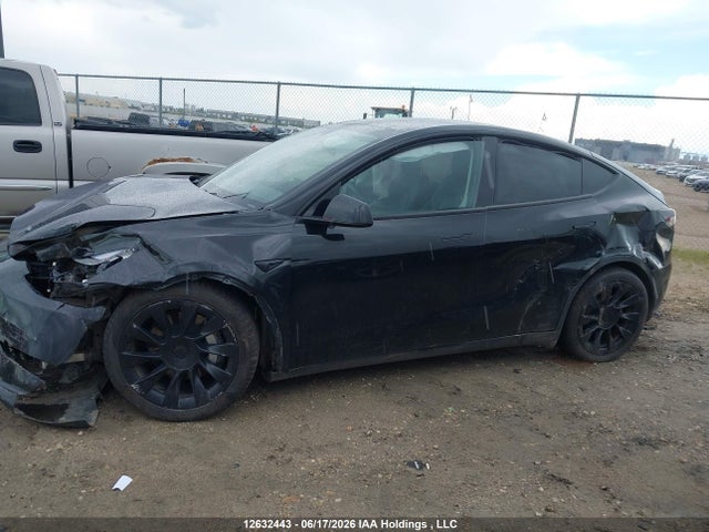 12632443 :رقم المزاد ، 7SAYGDEE5RF104592 vin ، 2024 Tesla Model Y مزاد بيع