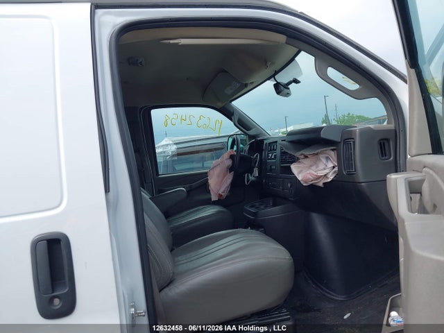 GMC Savana 2500 Work Van 2024 1GTW7BFP8R1206308 Image 5