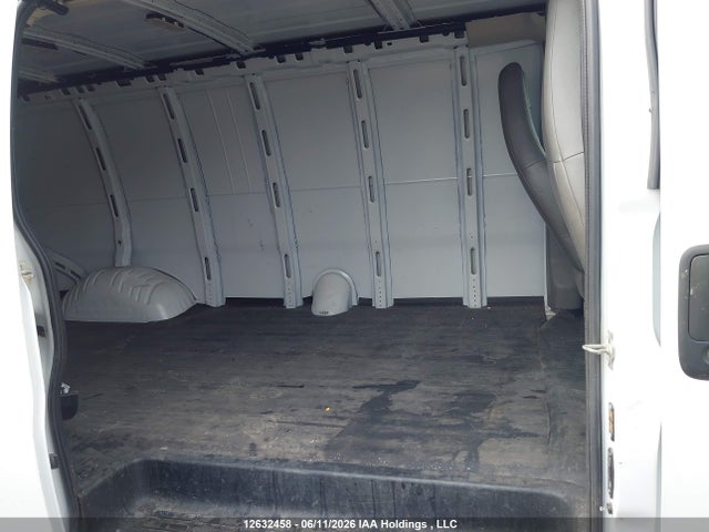GMC Savana 2500 Work Van 2024 1GTW7BFP8R1206308 Image 8