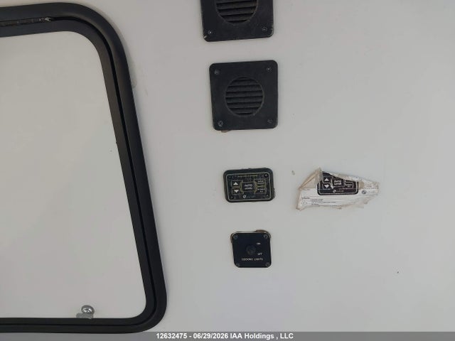 2018 Forest River Sabre 38dbq მანქანა იყიდება აუქციონზე, vin: 4X4FSRM24JR001180, აუქციონის ნომერი: 12632475