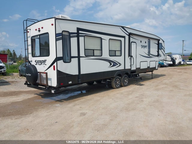 2018 Forest River Sabre 38dbq მანქანა იყიდება აუქციონზე, vin: 4X4FSRM24JR001180, აუქციონის ნომერი: 12632475