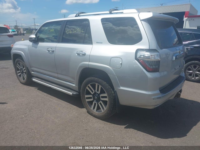 Toyota 4RUNNER SR5 2018 JTEBU5JR4J5559851 Image 3