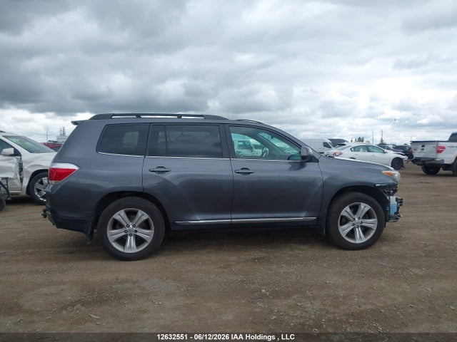 Aukcja sprzedaży 2013 Toyota Highlander V6, vin: 5TDBK3EH3DS252640, numer aukcji: 12632551