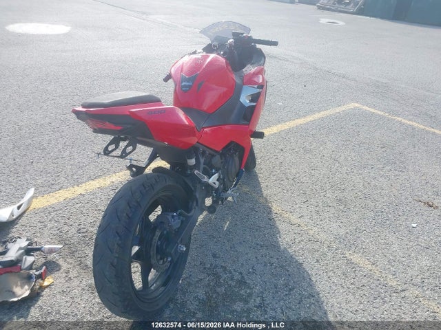 Kawasaki EX400 2018 JKAEXKG15JDA10834 Image 4