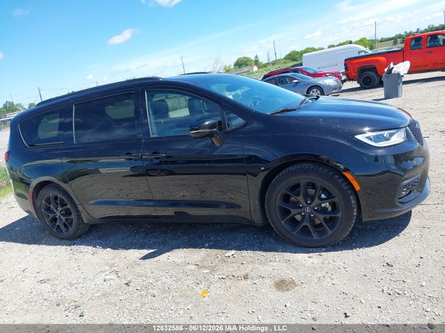 Chrysler Pacifica Limited 2025 2C4RC1GG5SR603235 Image 13