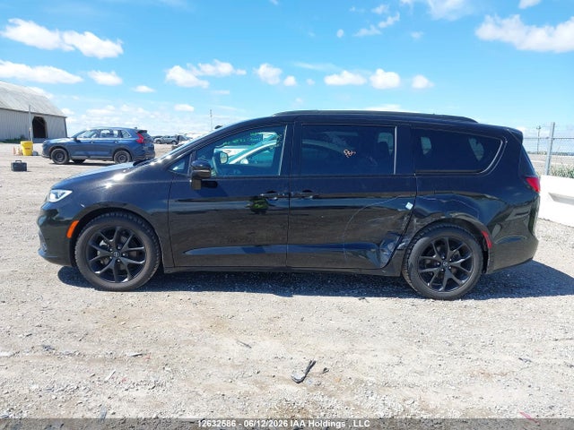 Chrysler Pacifica Limited 2025 2C4RC1GG5SR603235 Image 14