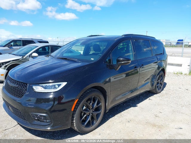 Chrysler Pacifica Limited 2025 2C4RC1GG5SR603235 Image 2