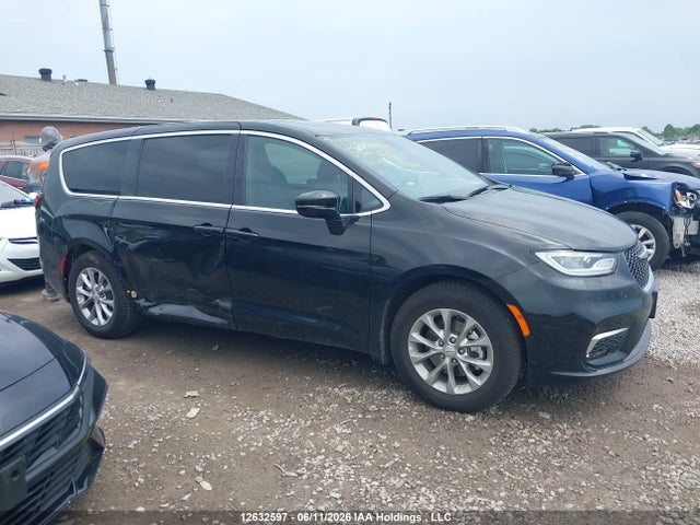 Chrysler Pacifica Limited 2026 2C4RC1GG8TR279120 Image 13