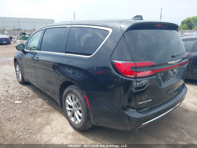 Chrysler Pacifica Limited 2026 2C4RC1GG8TR279120 Image 3