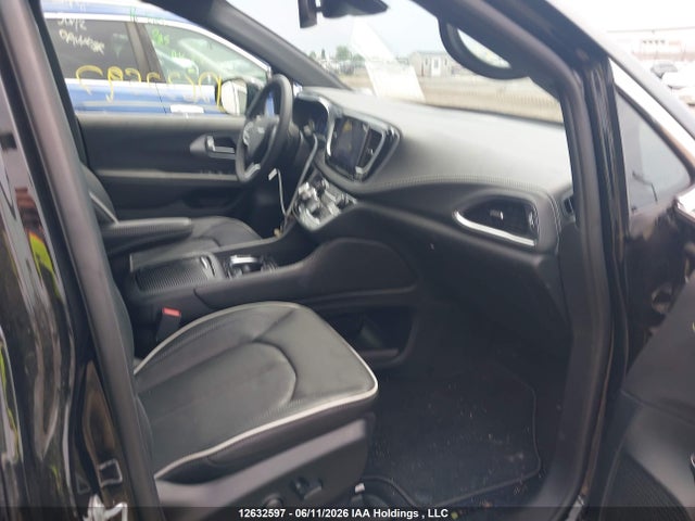 Chrysler Pacifica Limited 2026 2C4RC1GG8TR279120 Image 5