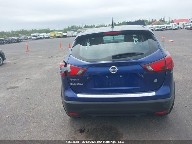 JN1BJ1CP8JW108596 Nissan QASHQAI