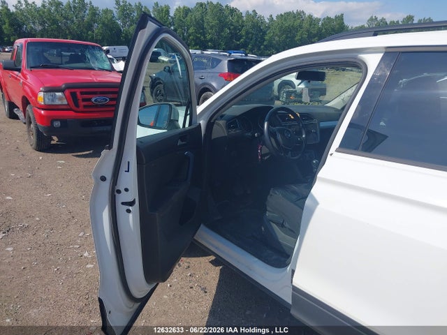3VV0B7AX3JM146889 Volkswagen Tiguan Trendline