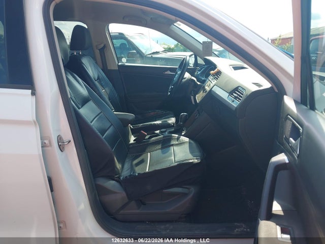 3VV0B7AX3JM146889 Volkswagen Tiguan Trendline
