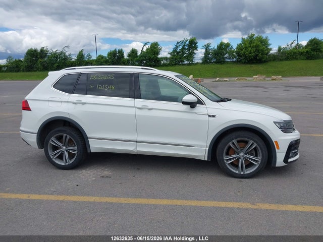 3VV4B7AX0LM121548 Volkswagen Tiguan Highline