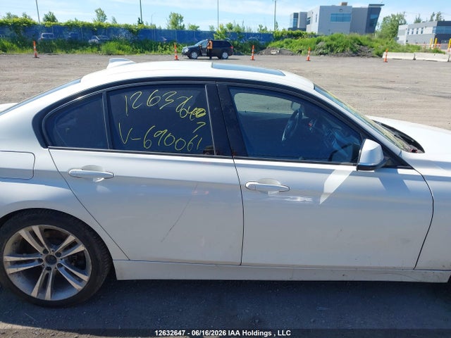 BMW 320i Xdrive 2016 WBA8A3C59GK690061 Image 14